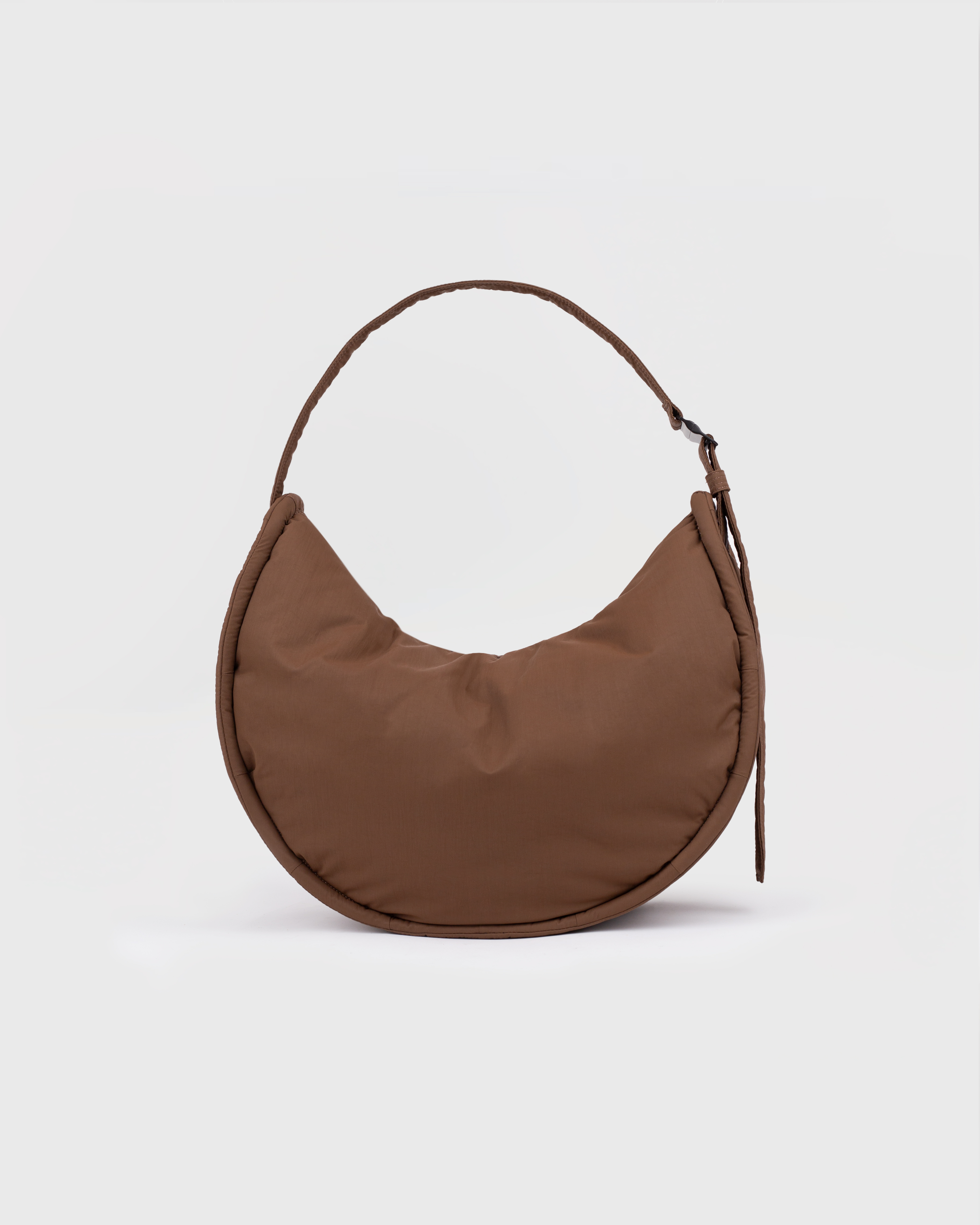 CURVE Half Moon Bag Dark Taupe | Shoulder bag | Sandqvist