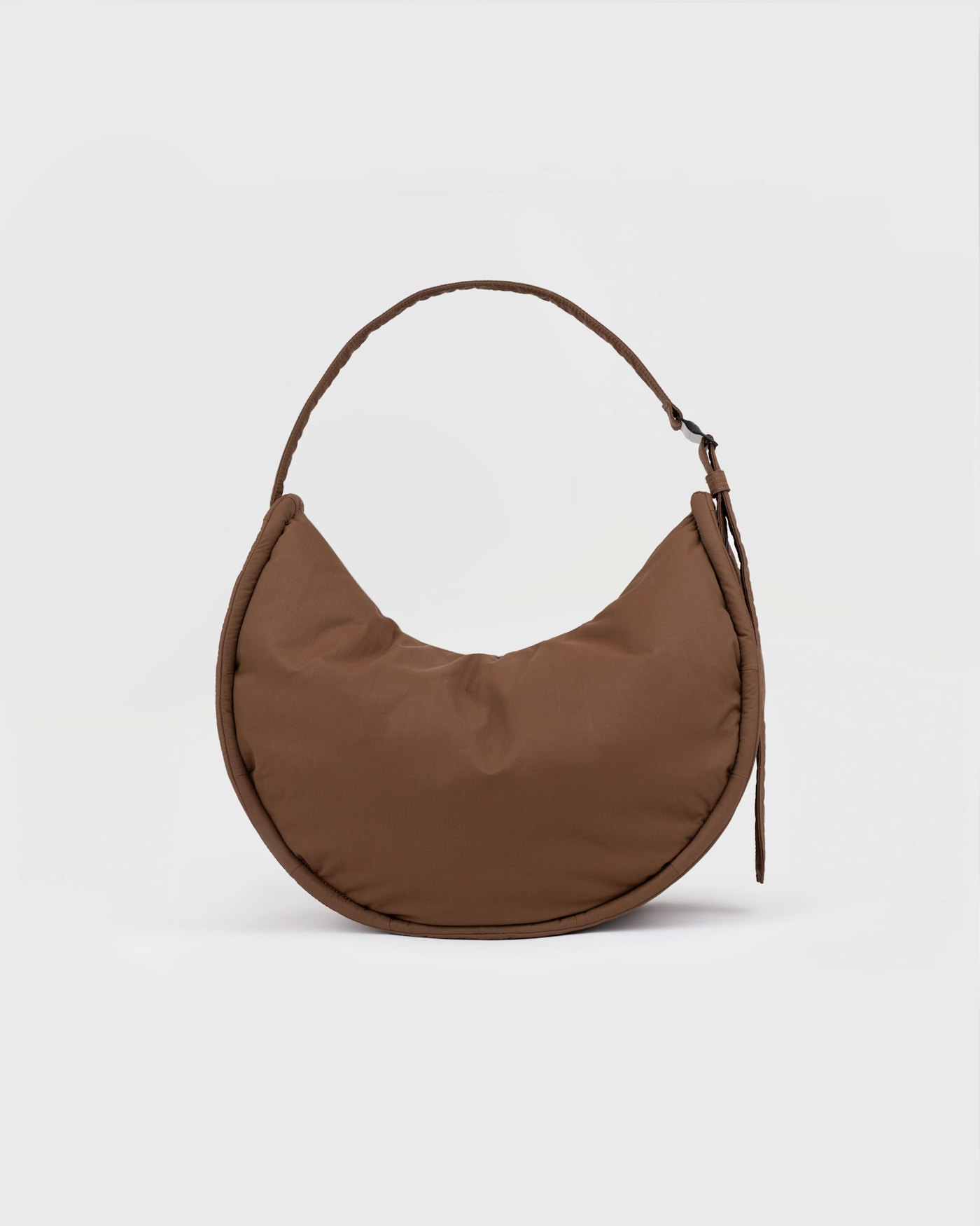 CURVE Half Moon Bag är i färgen dark taupe (4 av 21)