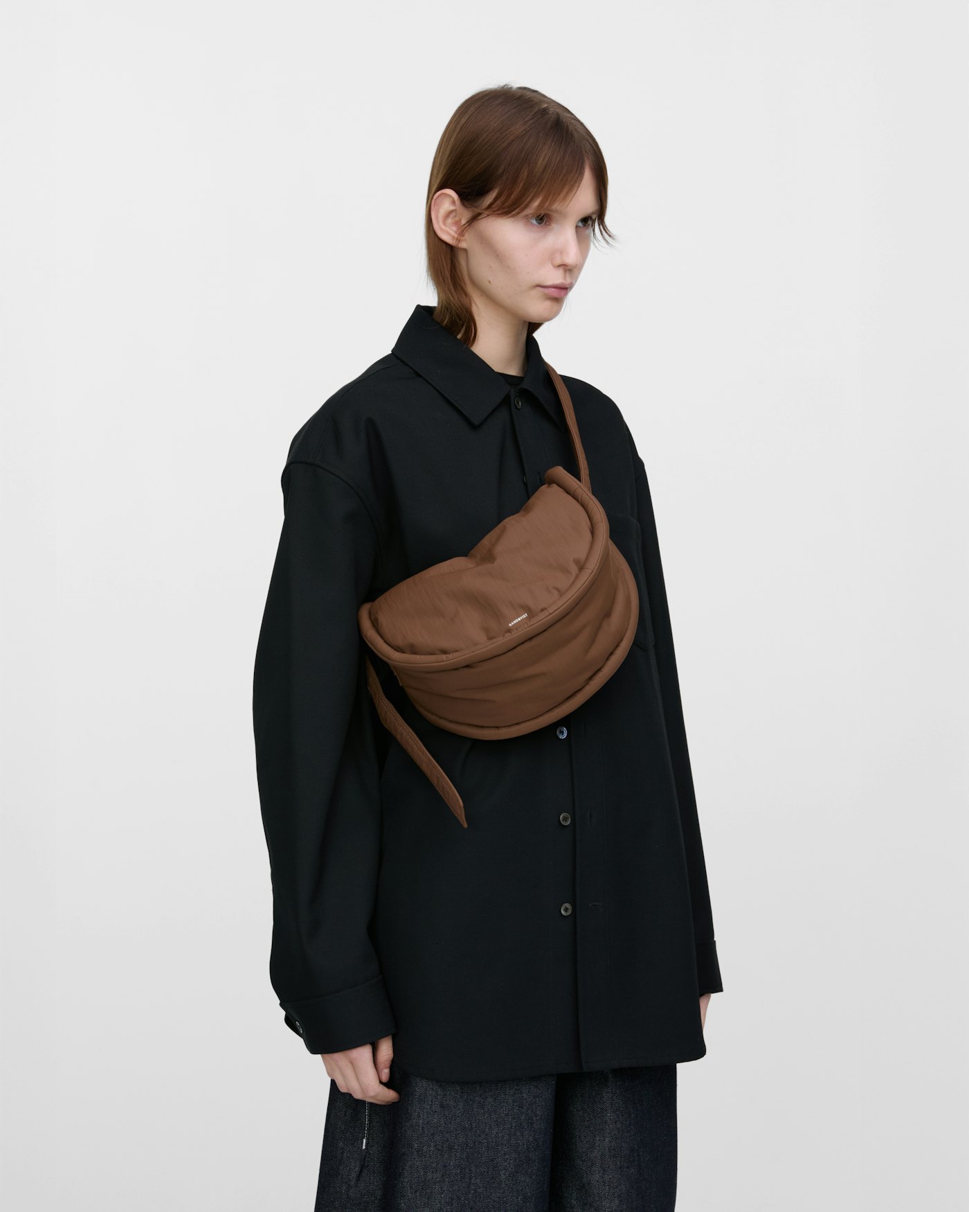 CURVE Half Moon Bag Mini is in color dark taupe (7 of 15)