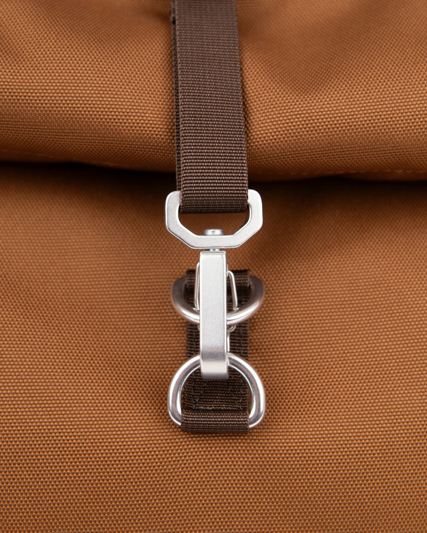 GROUND Rolltop backpack L är i färgen sepia brown (5 av 10)