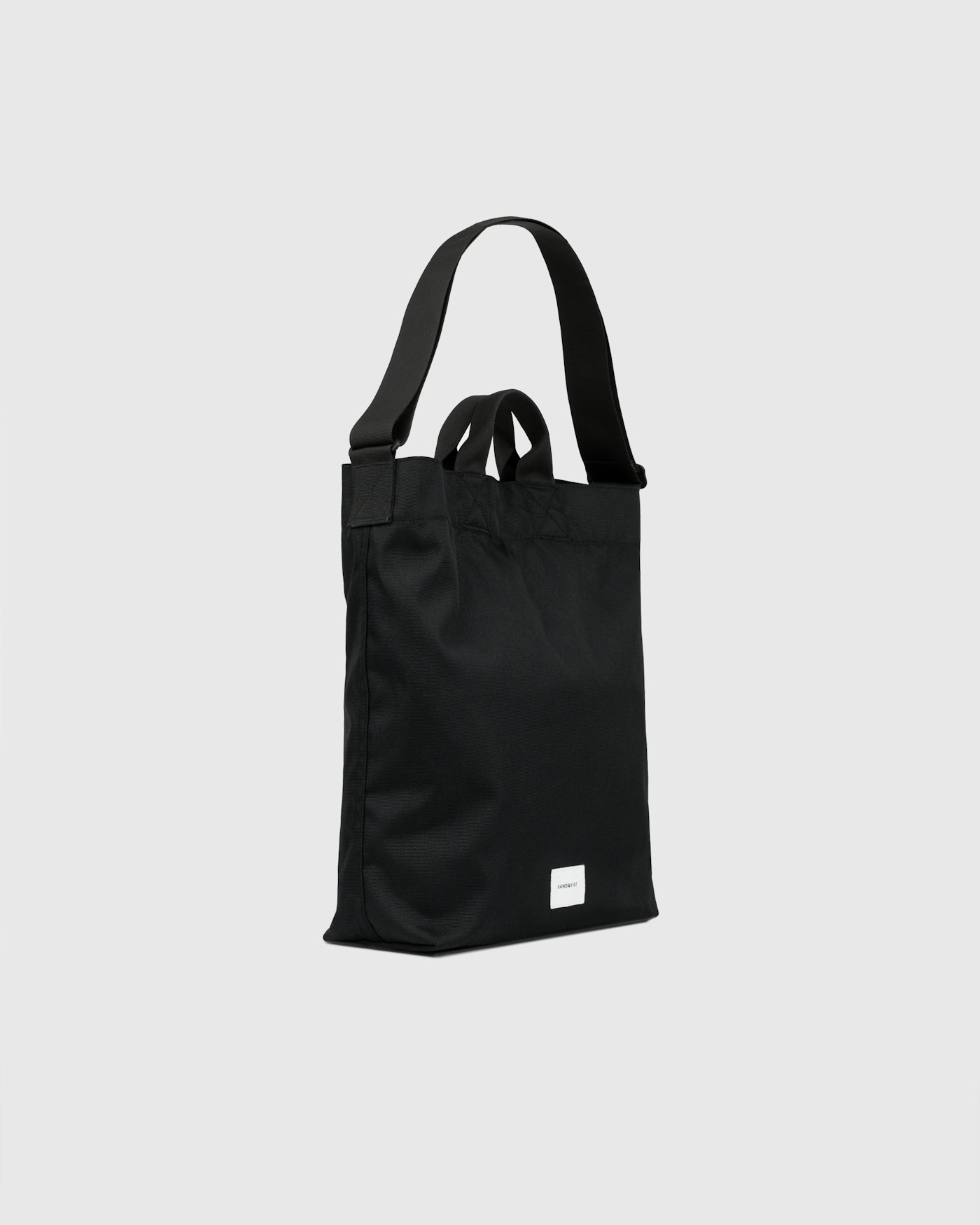 GROUND Shopper Bag är i färgen svart (2 av 15)