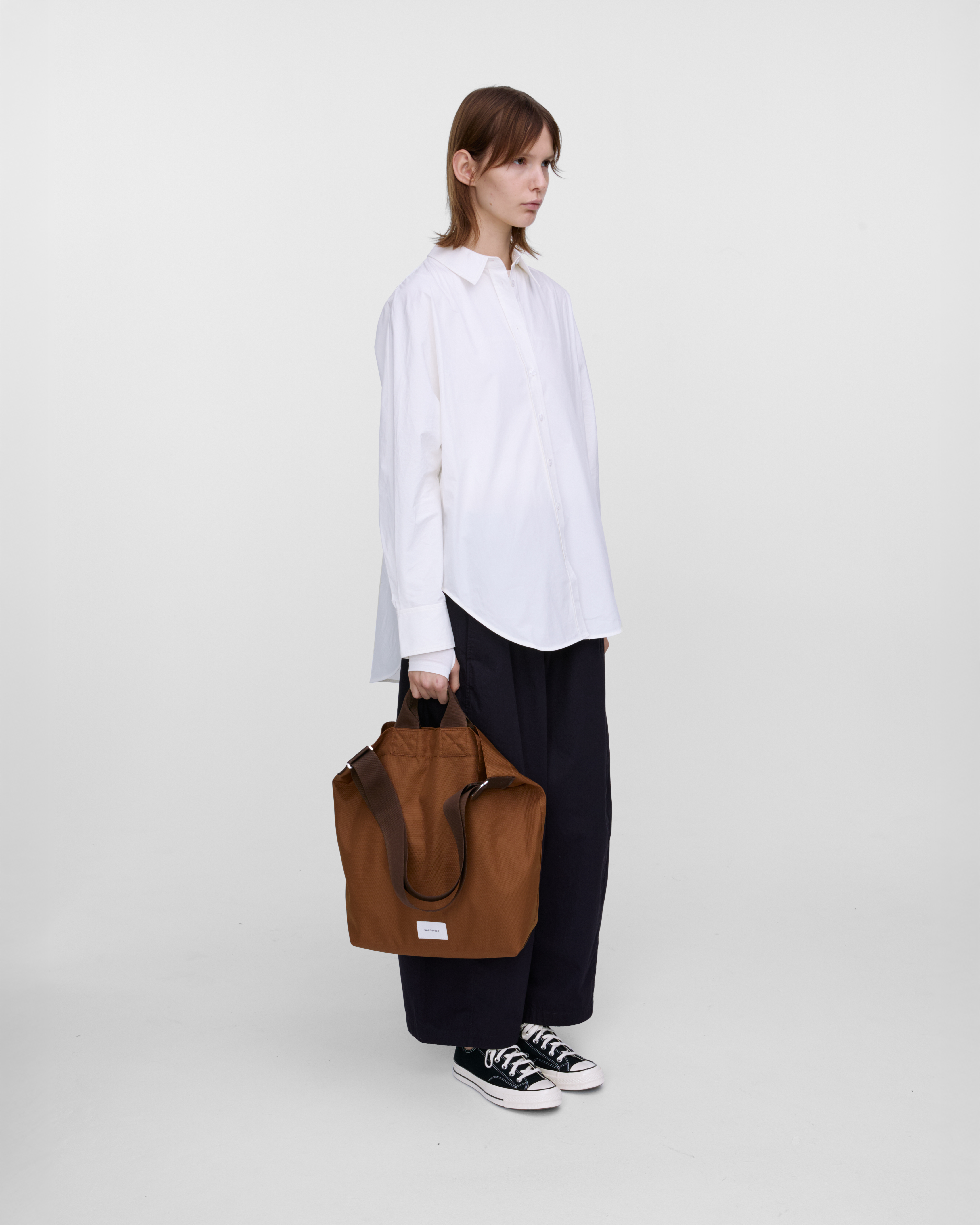 GROUND Shopper Bag is in color sepia brown (5 of 14)