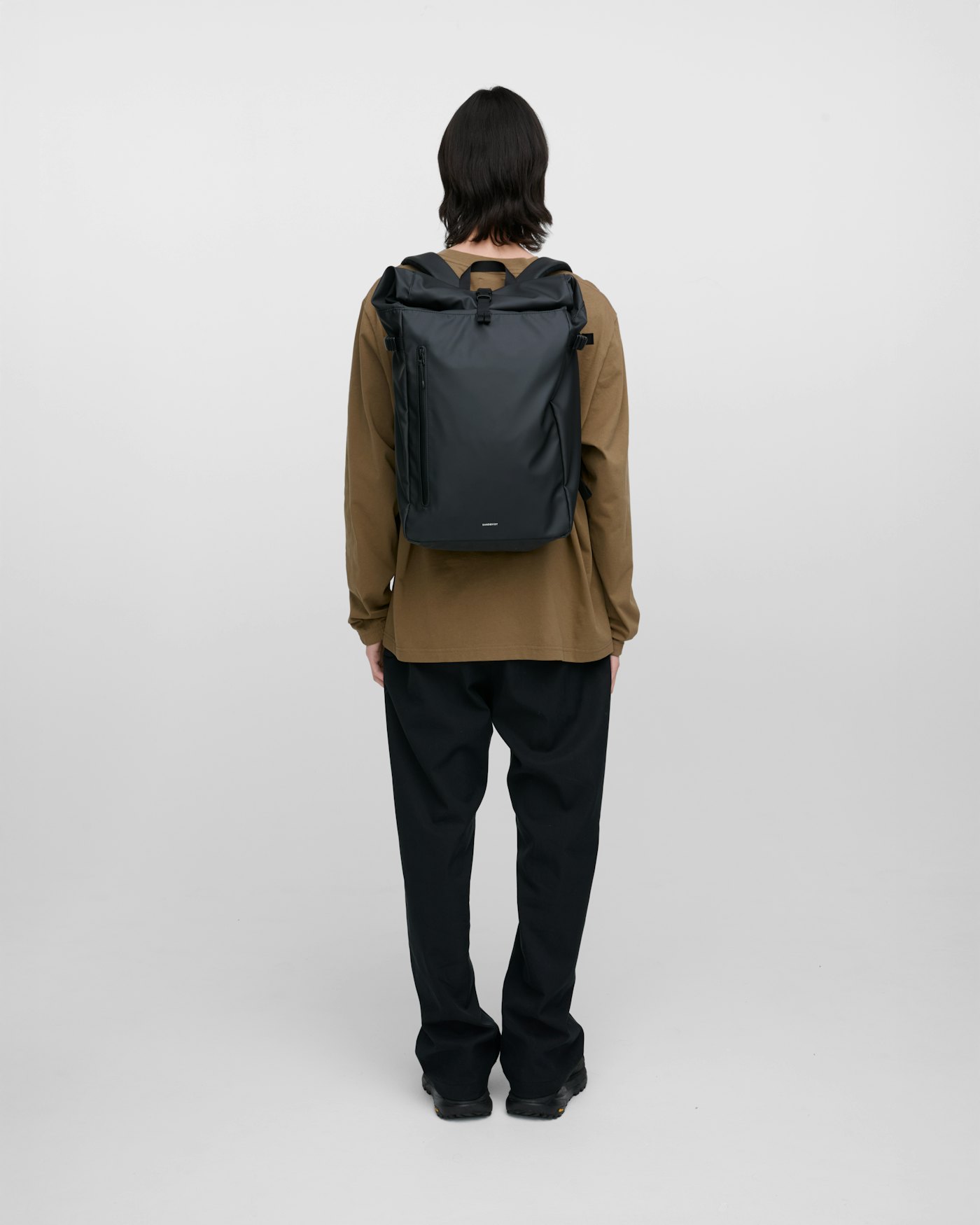 STREAM Slim Rolltop L is in color black (7 of 9)