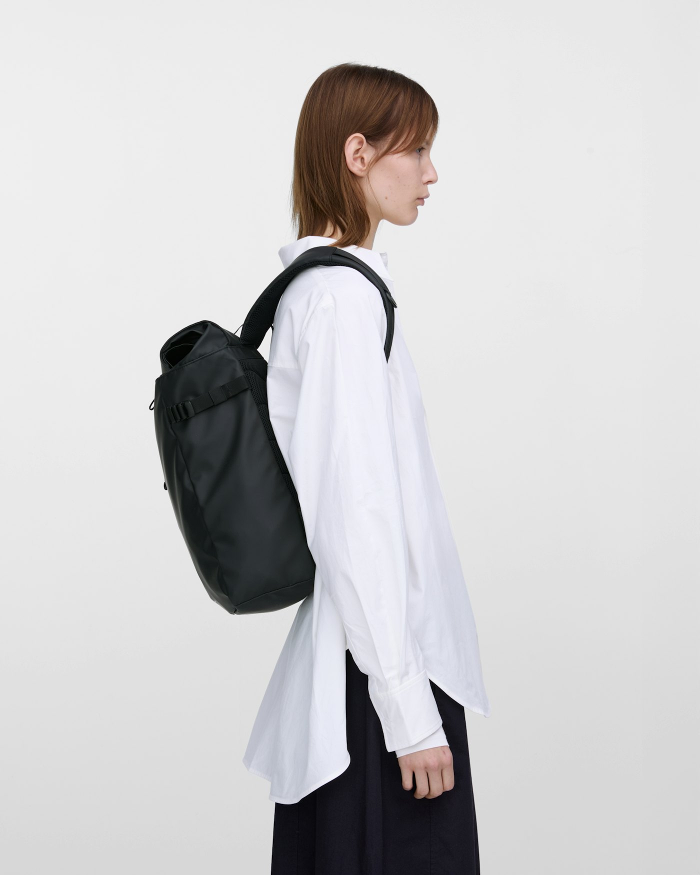 STREAM Slim Rolltop M is in color black (10 of 11)