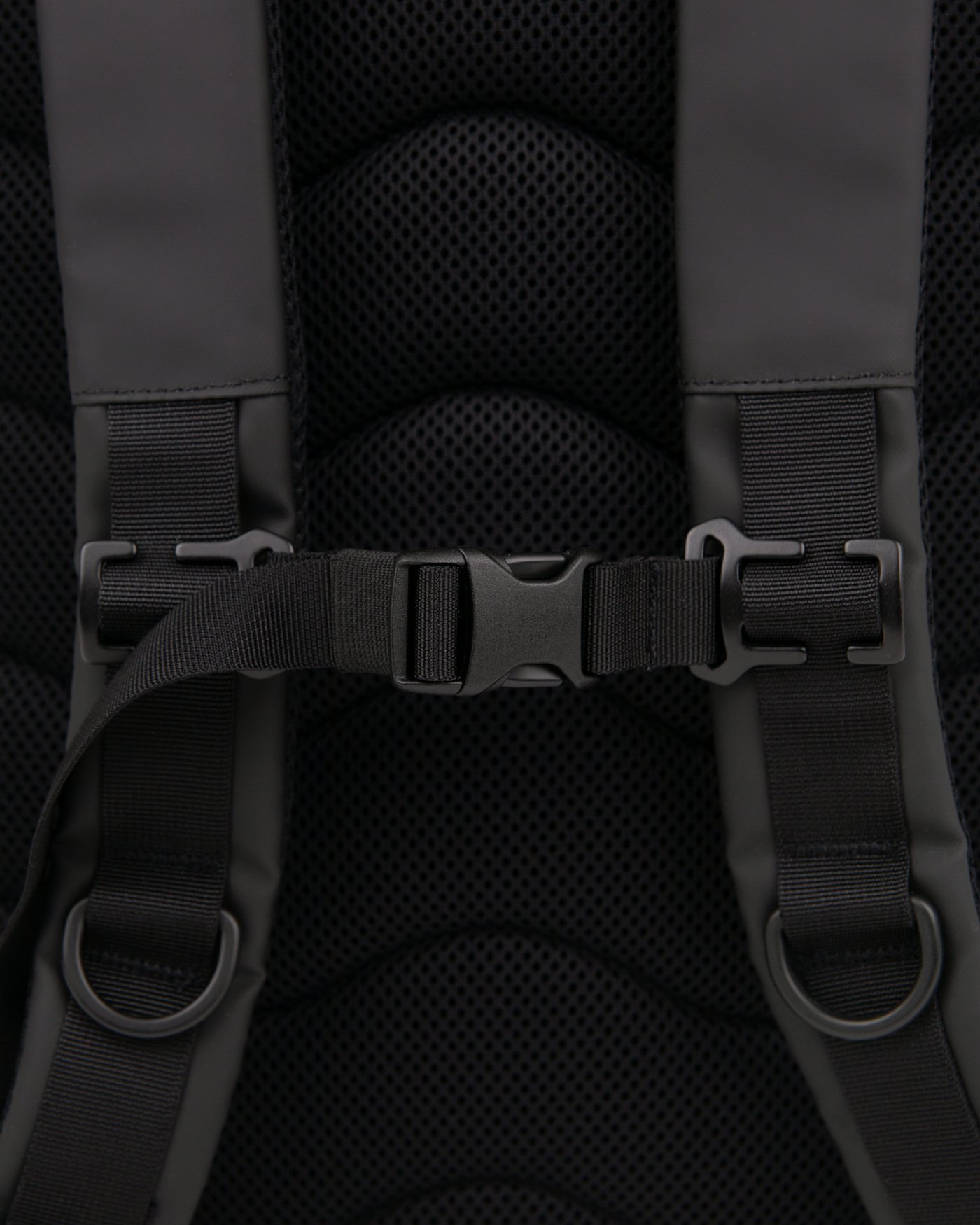 STREAM Rolltop Backpack L is in color black (6 of 11)