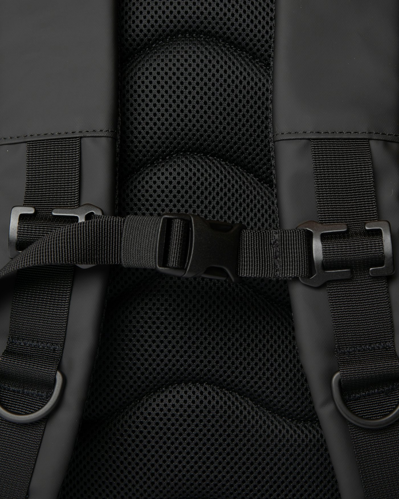 STREAM Rolltop Backpack L is in color multi dark (5 of 5)