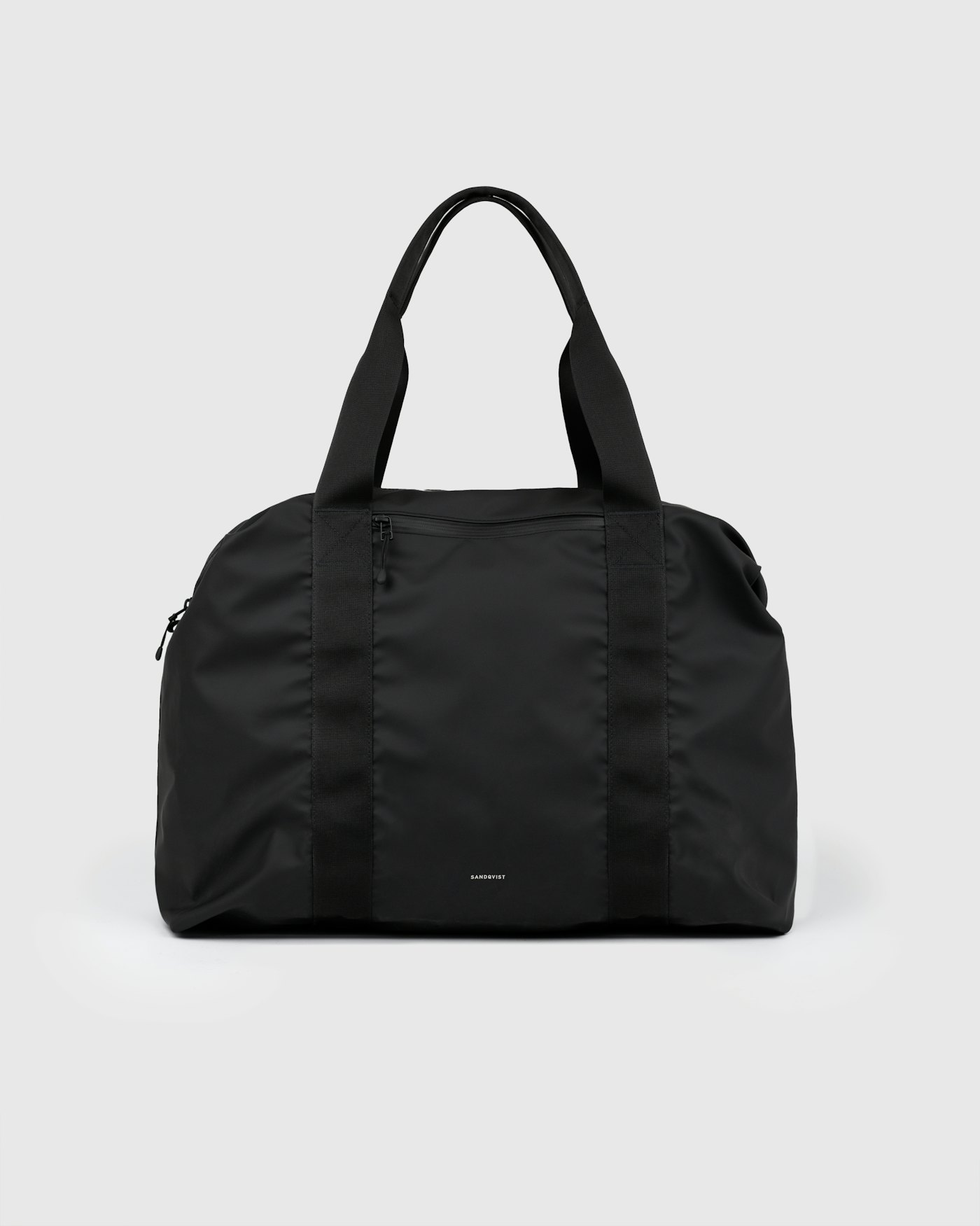 STREAM Weekender Bag is in color black (1 of 15)