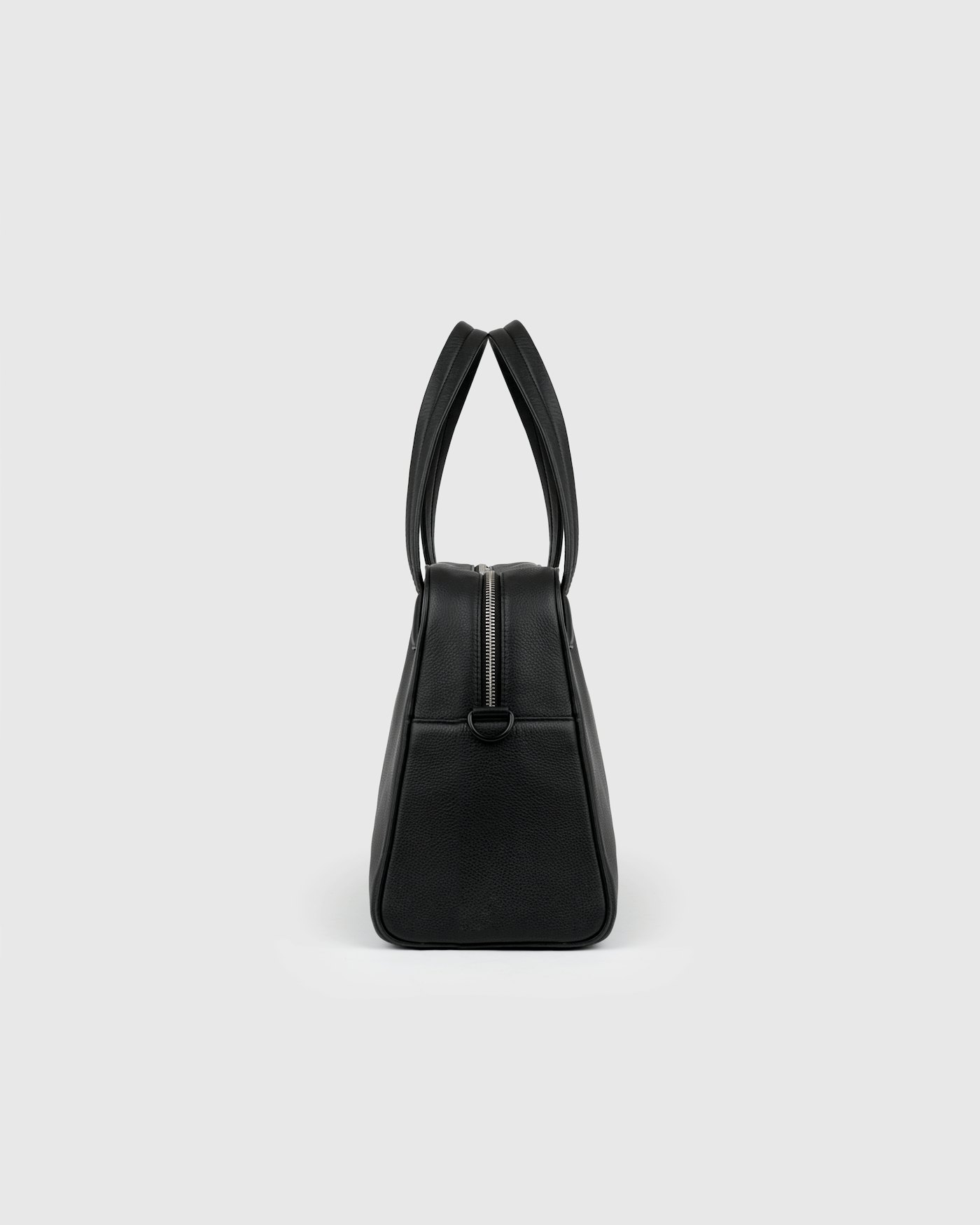 LEATHER Bowling Bag is in color black (3 of 9)