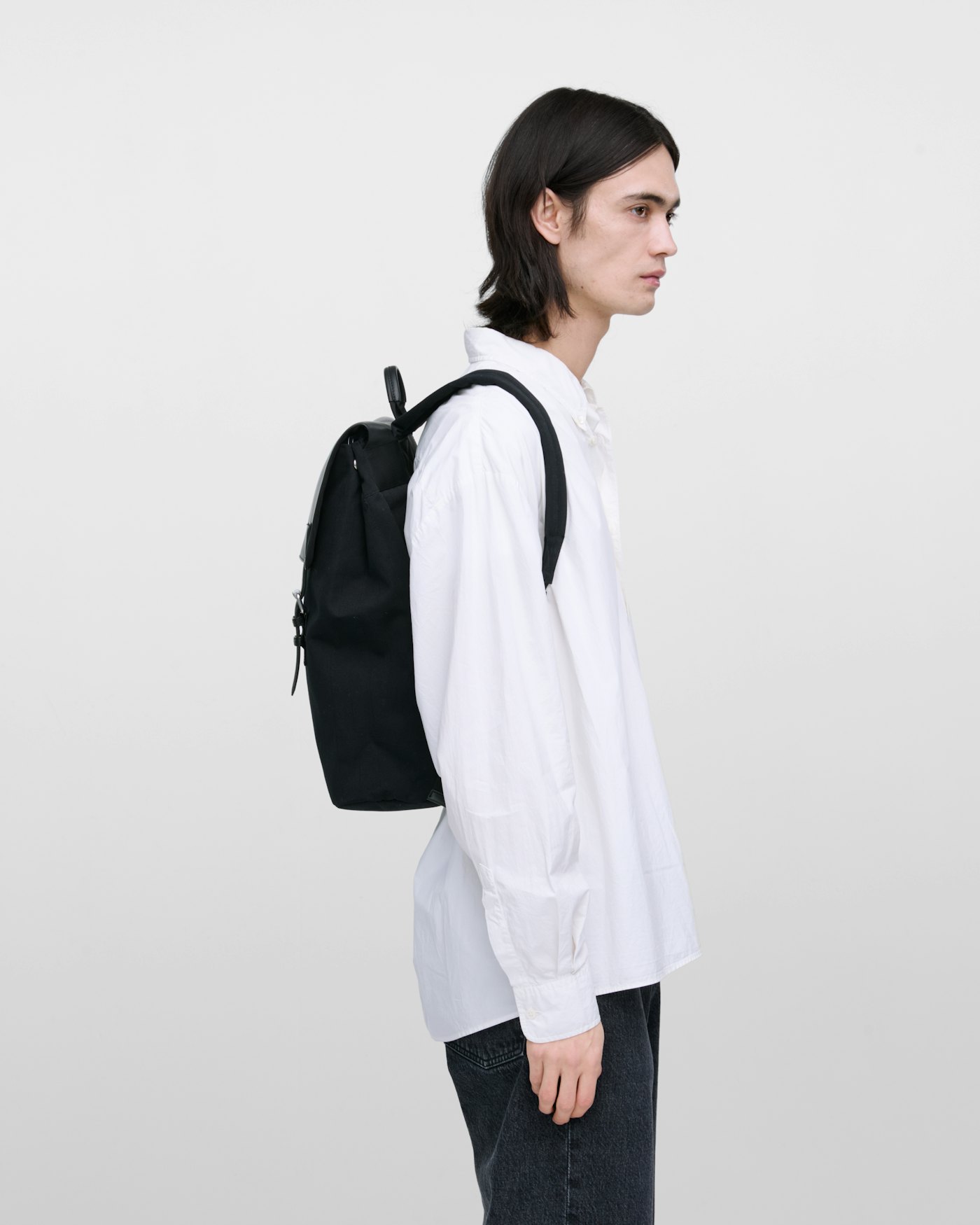 EVERYDAY Lid Backpack L is in color black (10 of 10)
