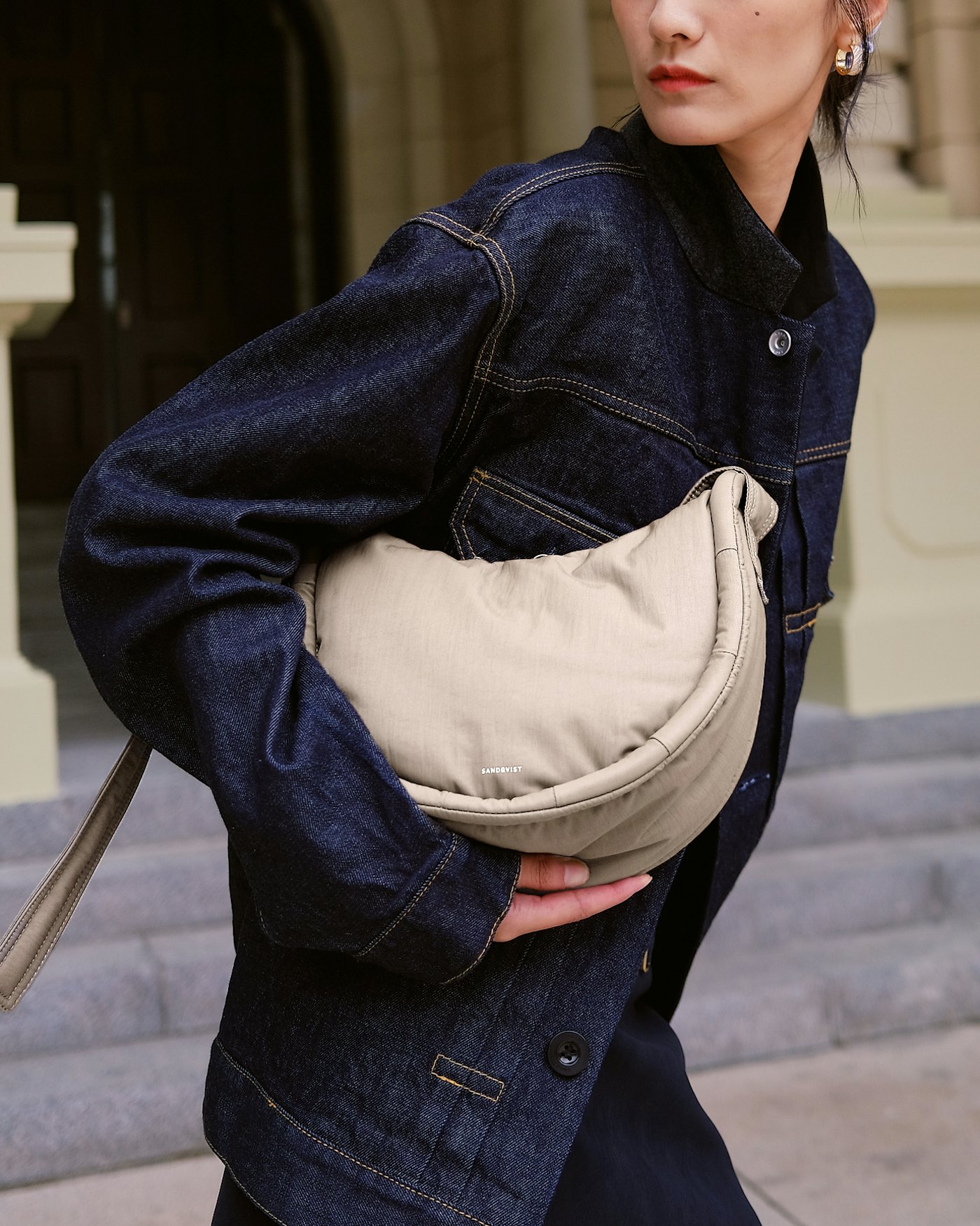 CURVE Half Moon Bag Mini is in color beige (2 of 6)