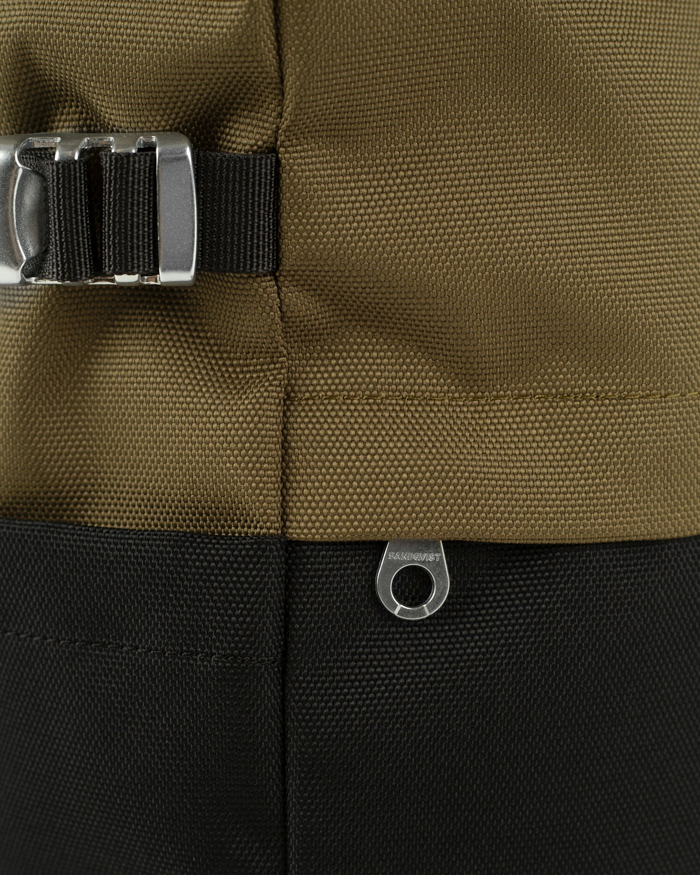 ICON Rolltop Backpack 14" est en couleur olive (8 de 9)