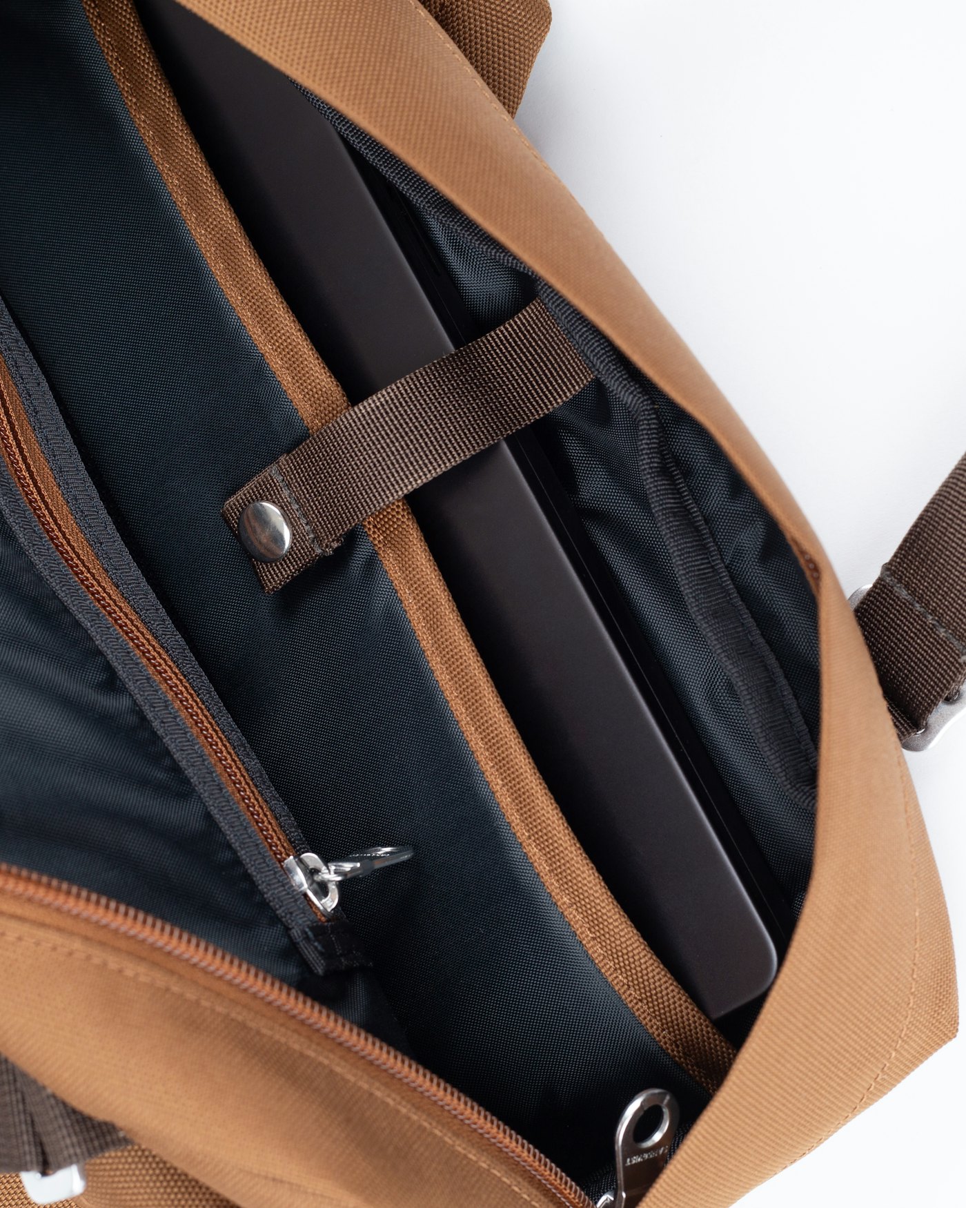 GO 2-Way Tote Bag is in color sepia brown (8 of 8)