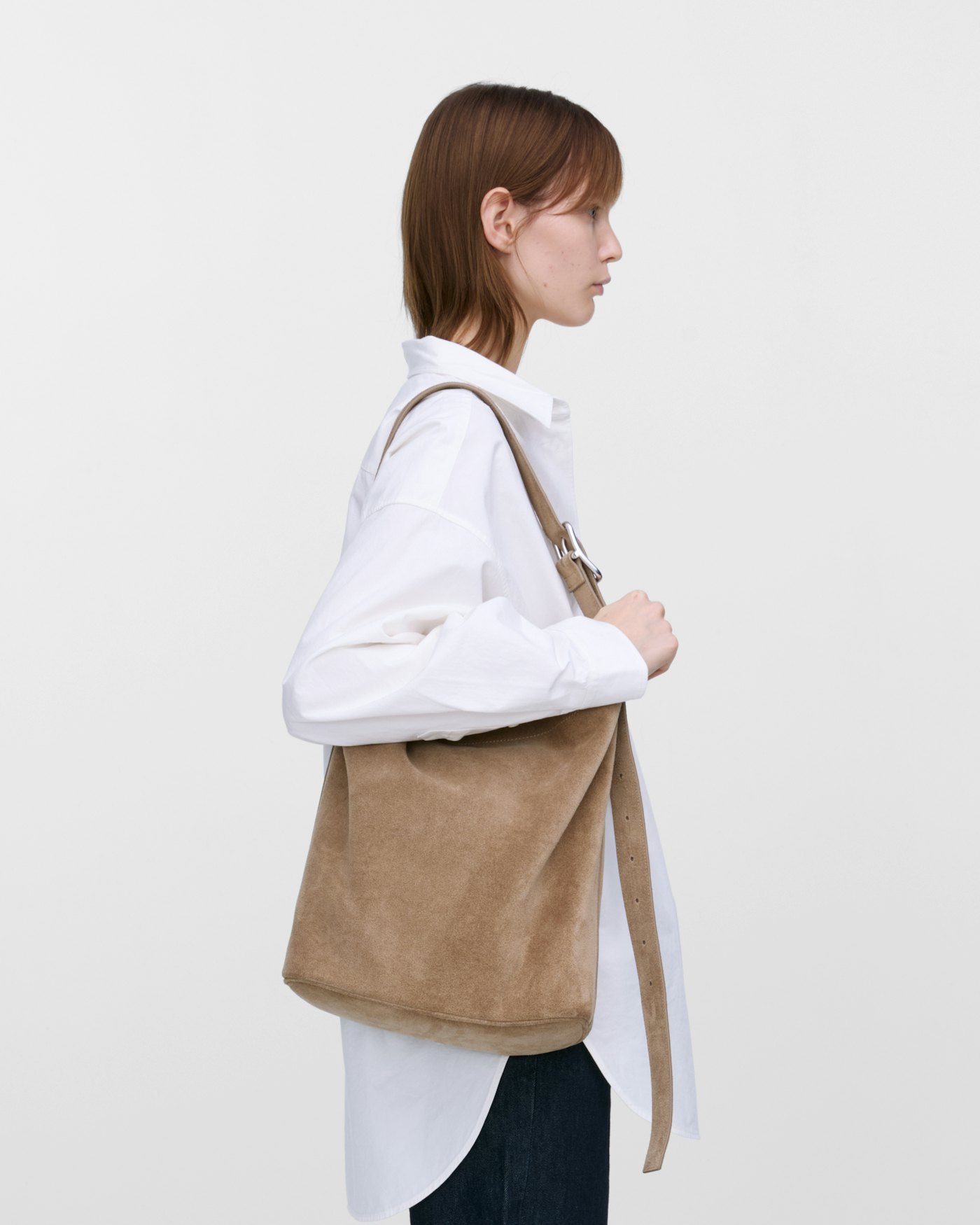LEATHER Shopper Bag is in color taupe (11 of 12)