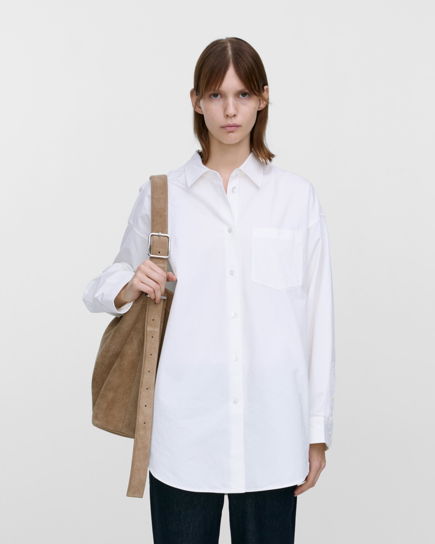 LEATHER Shopper Bag is in color taupe (10 of 12)