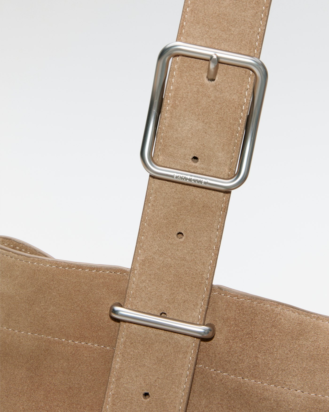 LEATHER Shopper Bag est en couleur taupe (8 de 9)